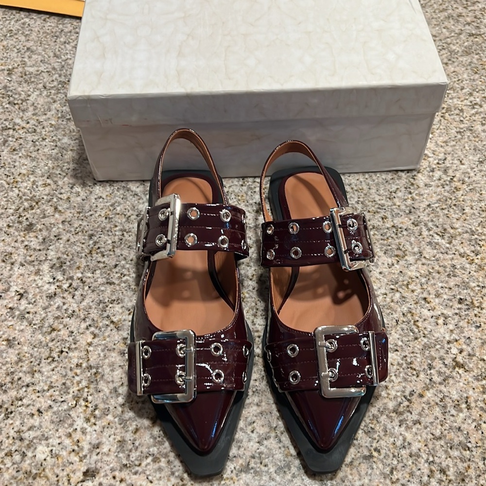 Buckle Flats Pointed Toe Eyelet Slingback Flats Fashion Grommet Ballet Flats